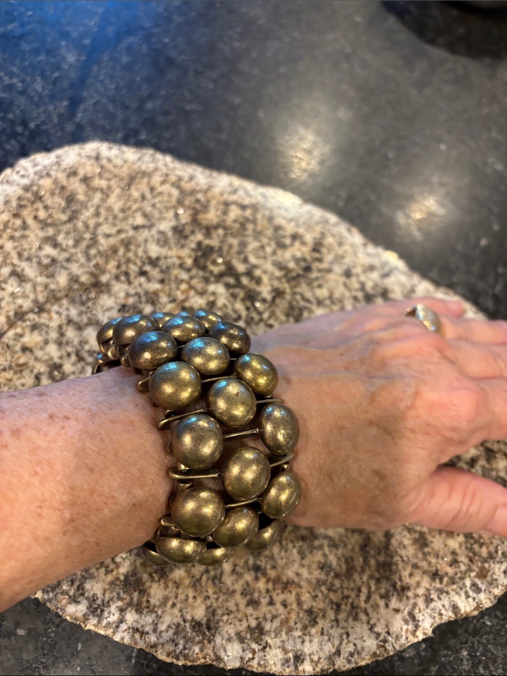 Roxanne Assoulin  expandable bracelet - Picture 2 of 5